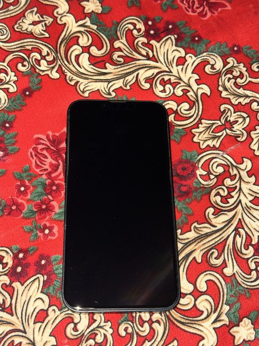 Айфон 13 в идеальном состояние