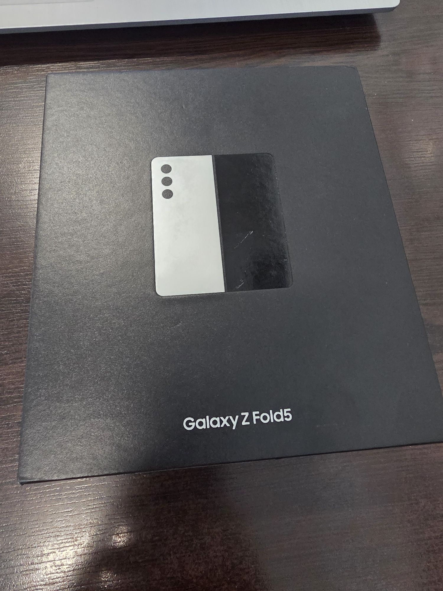 Samsung Z Fold ,чисто нов!