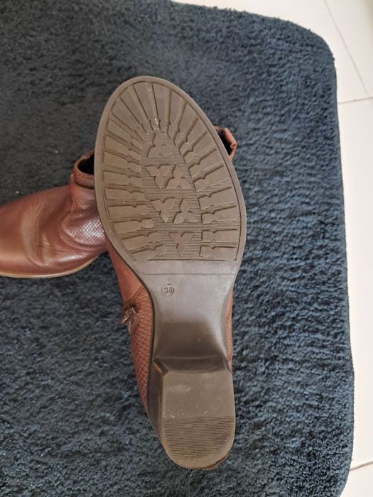 Vând ghete piele 38