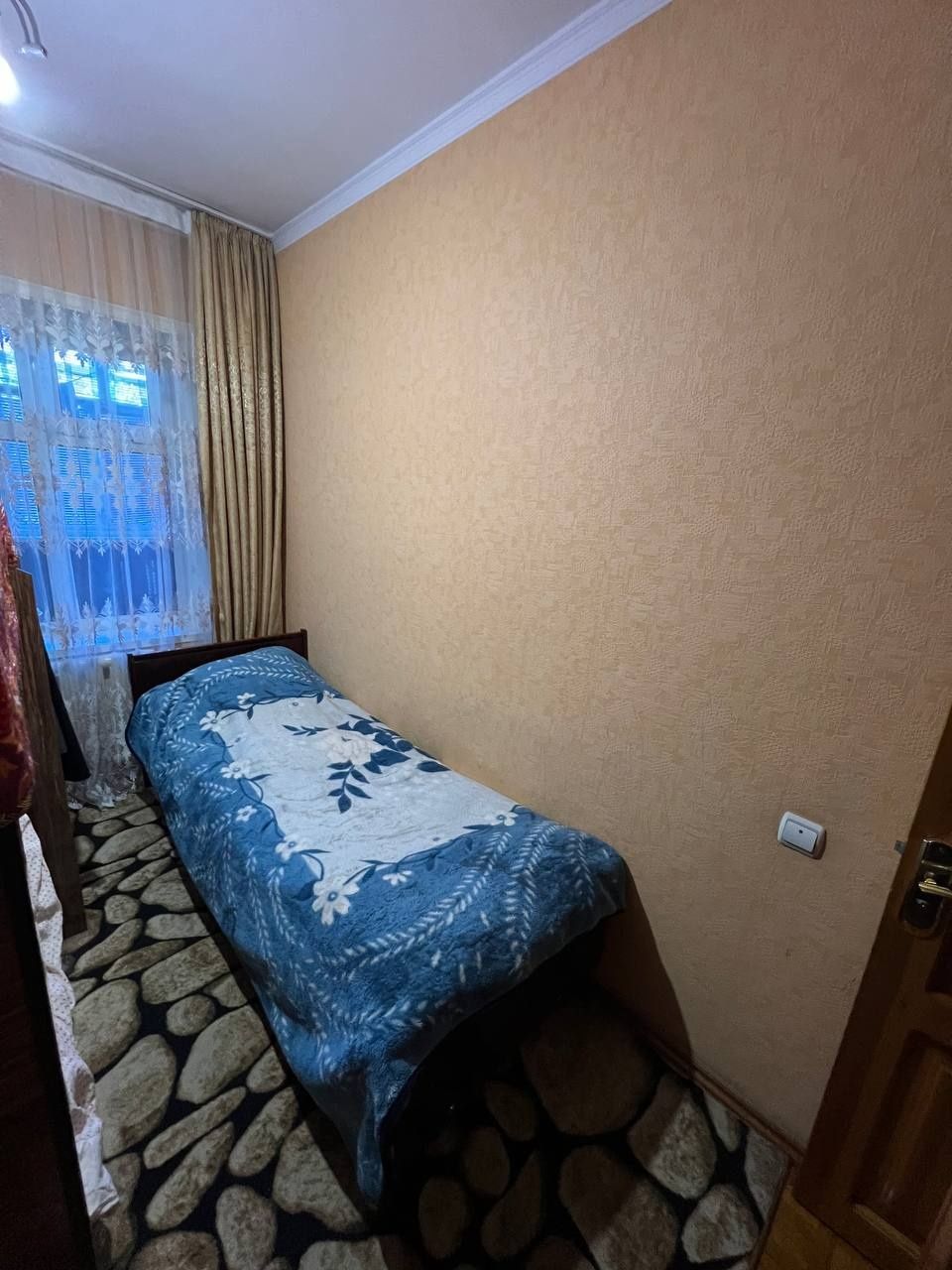 Продаётся своя квартира 77серия.3в4/3/4.Массив Феруза -3.