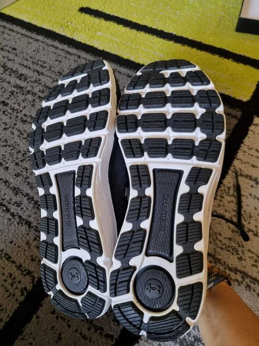 Under Armour Маратонки за бягане Ua Charged Intake 4