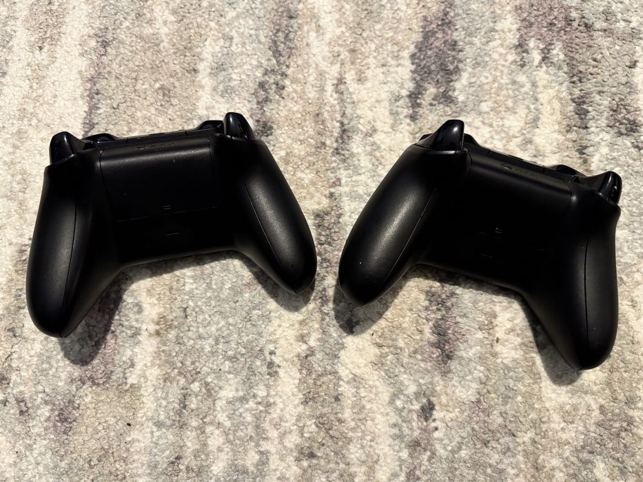 Controller Xbox One sau Xbox Series S/X – Pret in functie de model