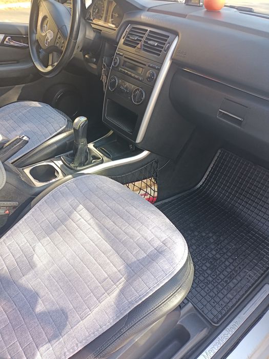 Vând Mercedes B Class an 2010