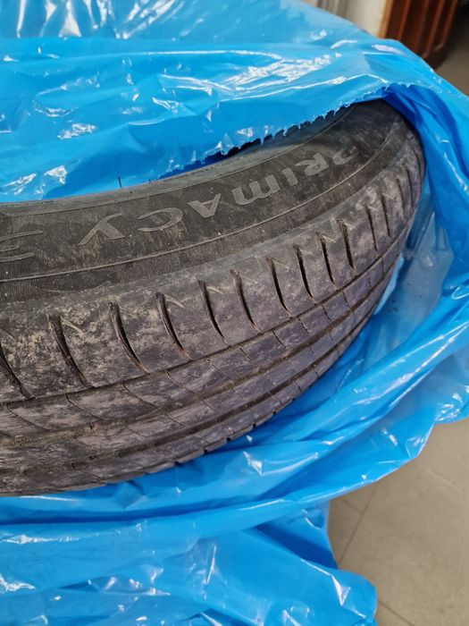 Michelin primacy  215 65 17