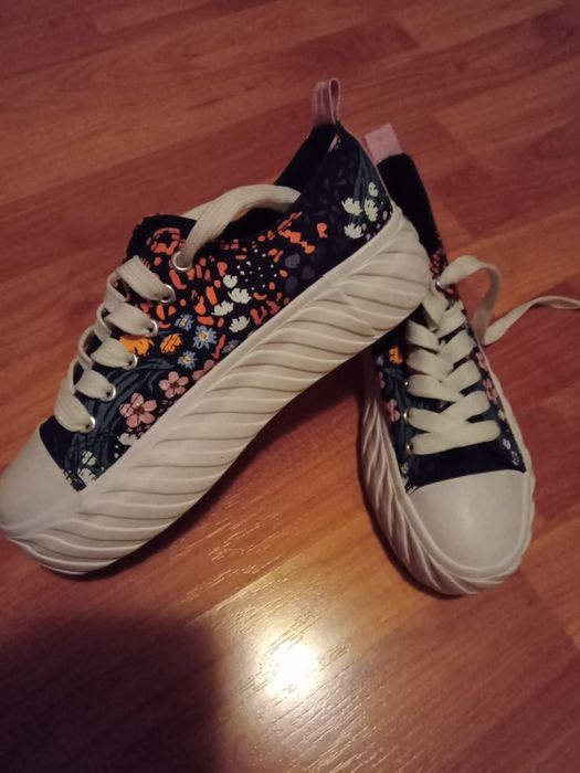 Tenesi Talpa groasa ,Dama Marime 37 Nou