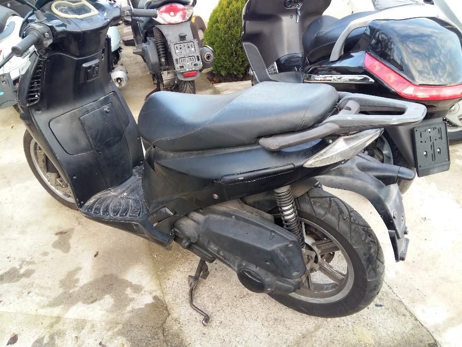 продавам aprilia sport sity 200 125 на части