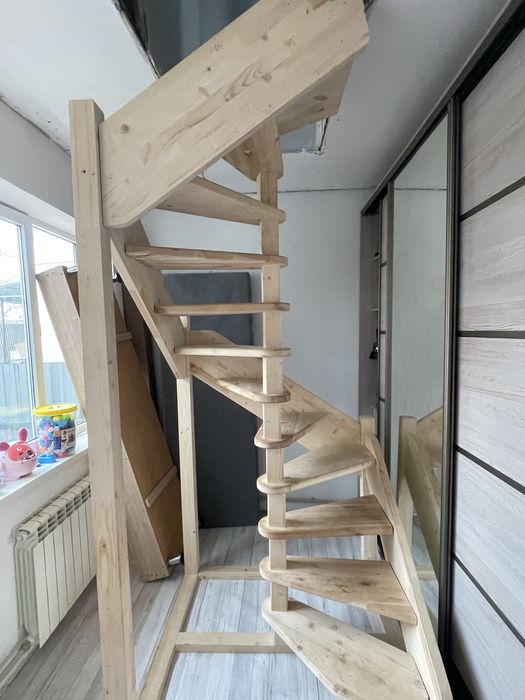 Продам Винтовая лестница! Купили на Леруа Мерлен на 250тыс.Продам 150т