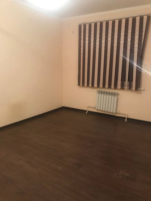 Янгийўл шахрида 3 хонали уй сотилади Янги массив