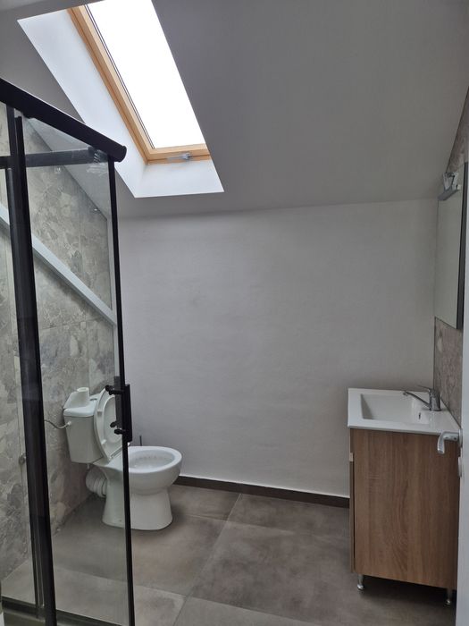 Proprietar Închiriez parte de duplex P+M