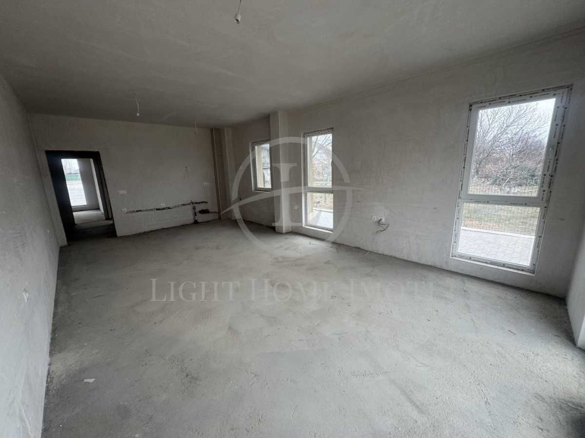 Продава се Четиристаен апартамент в Пловдив, Беломорски - 210 кв.м за 891 €/кв.м - Снимка #1