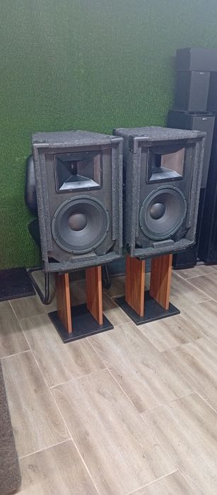 Професионални тонколони BEHRINGER B-1220