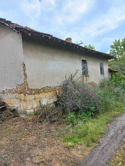 1846-Продава се кирпичена къща в село Осенец.