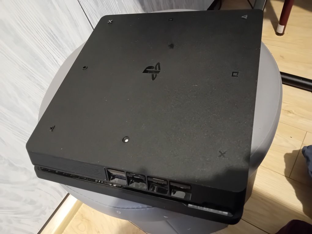 Отличен PlayStation 4 -230 лв.