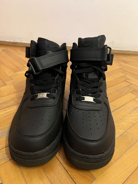 Air Force 1 Mid Triple Black