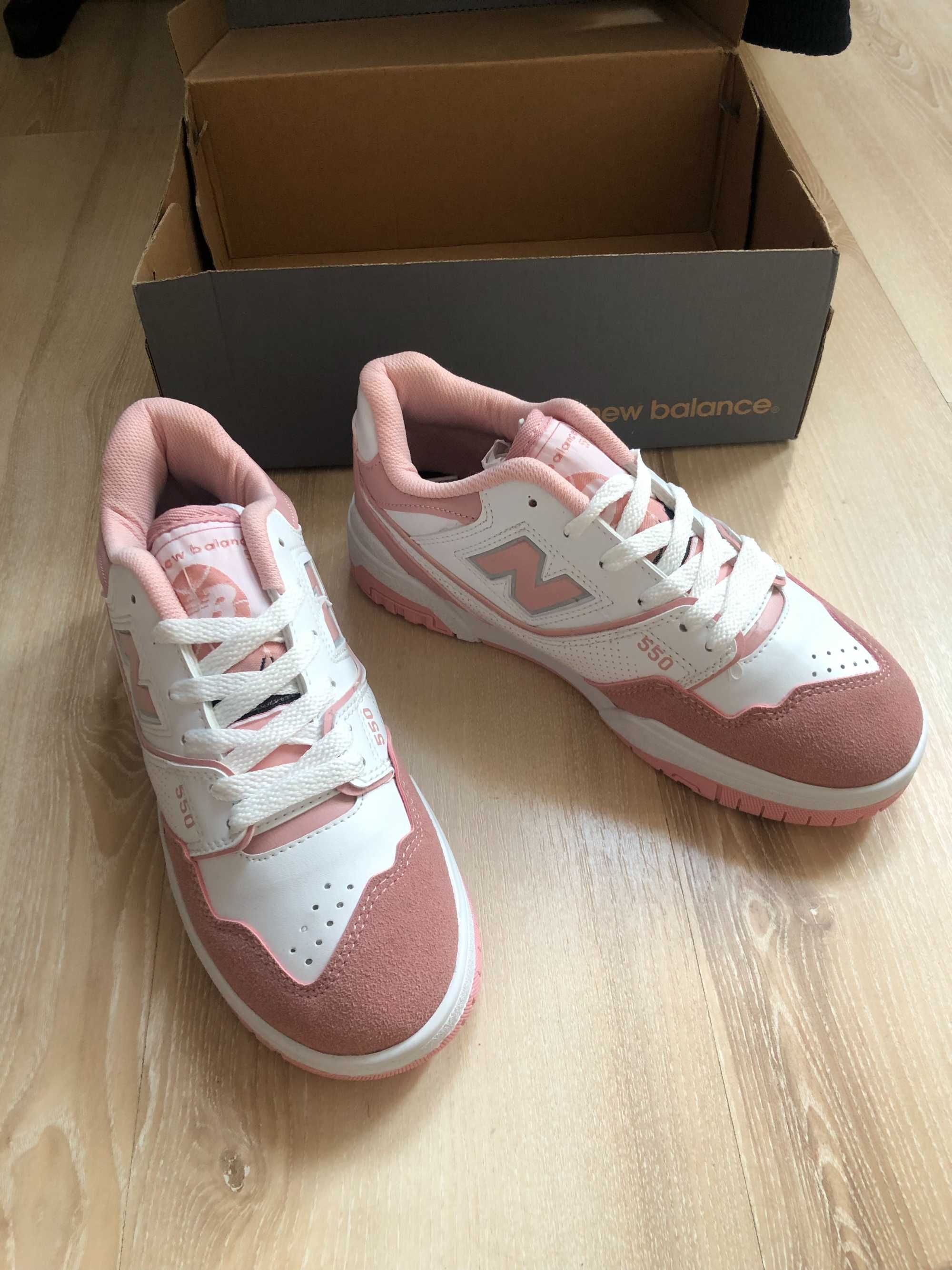 Нови дамски маратонки New Balance, номер 38, бели с розово