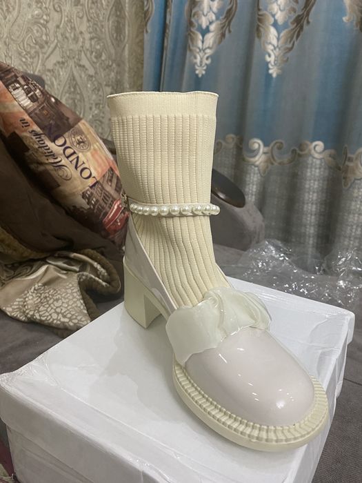 только белые сапожки весенние