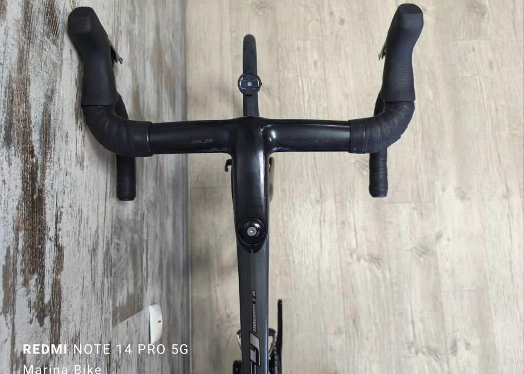 Карбонов шосеен велосипед Giant Defy Pro 0 Disc SRAM Rival AxS Syncros