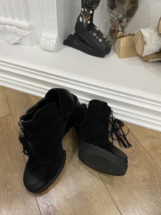 Продаю ботинки