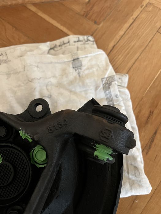 Заден десен шенкел Тойота Аурис 2014-2018 г.