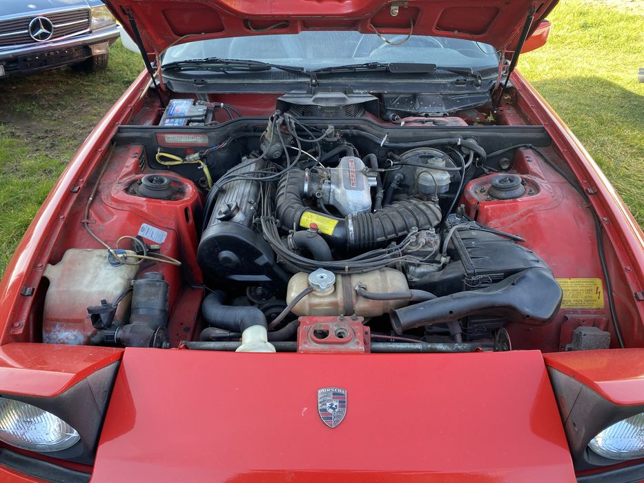 Porsche 924/ 2.0 i/ 125 cp/ injectie/ istoric/retro