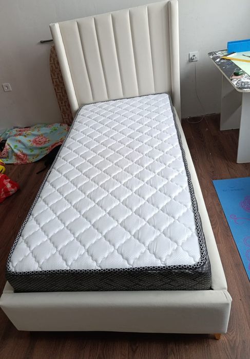 Продам односпальную кровать