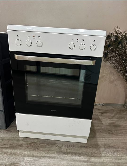 Готварска печка с керамични котлони