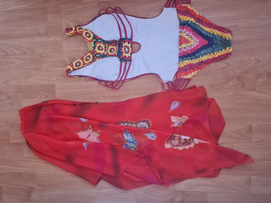 Бутиков цял бански и парео / универсален размер