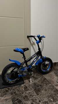 Vand bicicleta albastra “rich baby” pentru 2-5 ani.