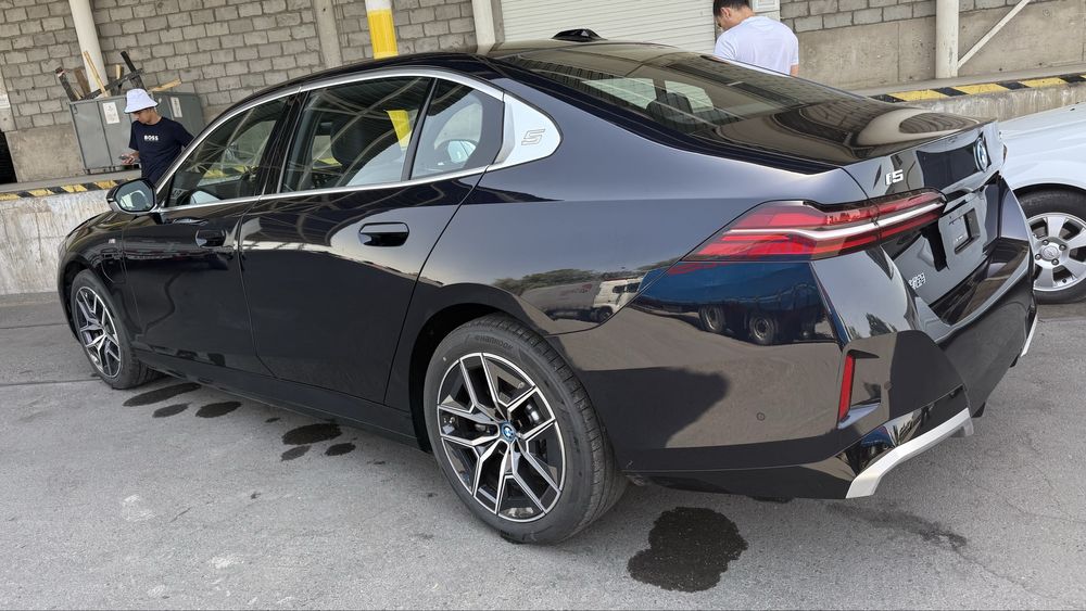 BMW I5 35L 2024 yil