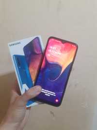 Срочно Samsung A50 64/4гб гарантия