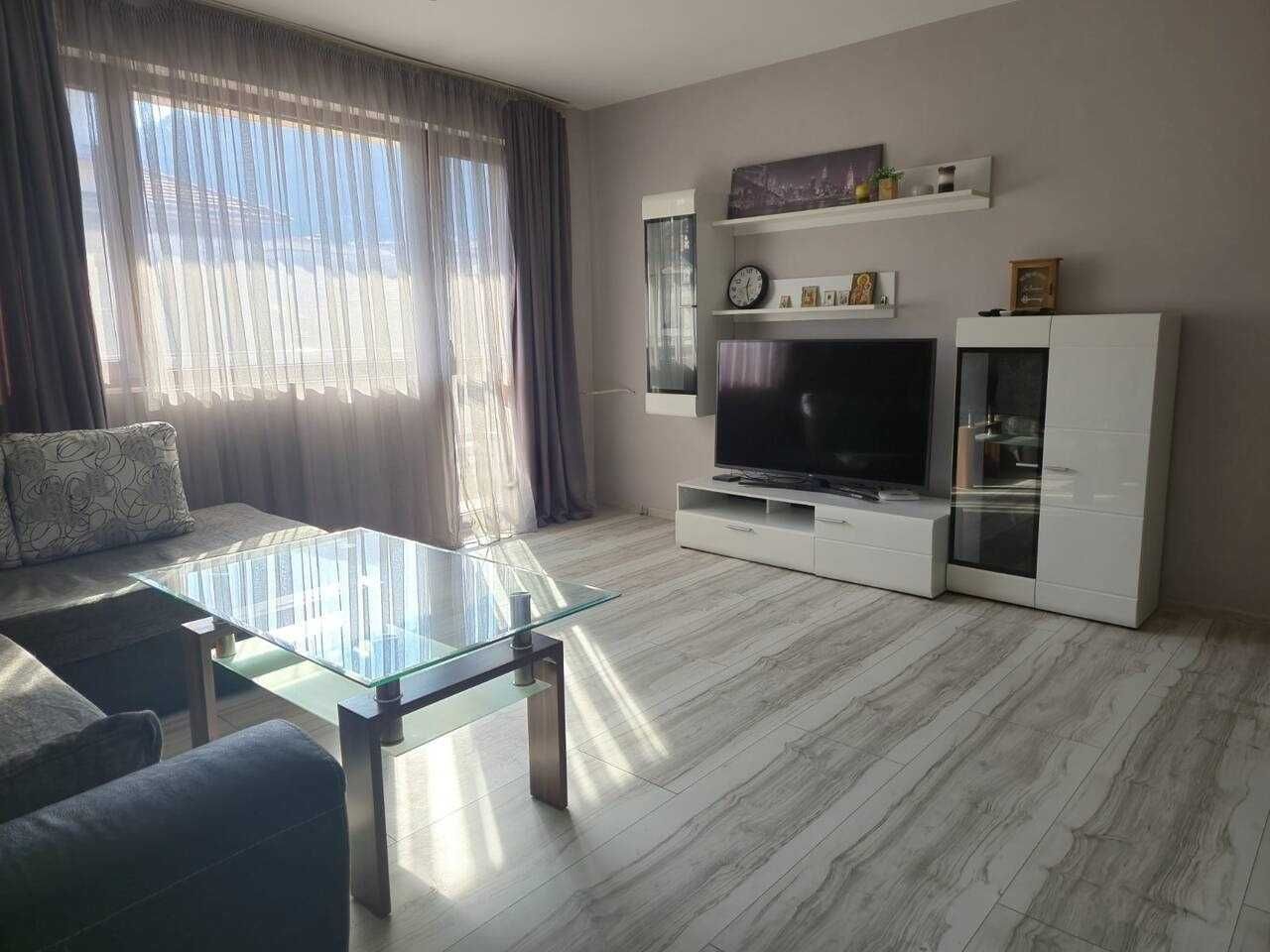 Дава се под наем Тристаен апартамент в Асеновград - 97 кв.м за 350 € - Снимка #3