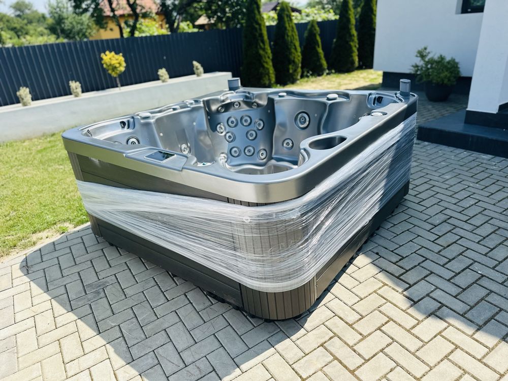Jacuzzi exterior
