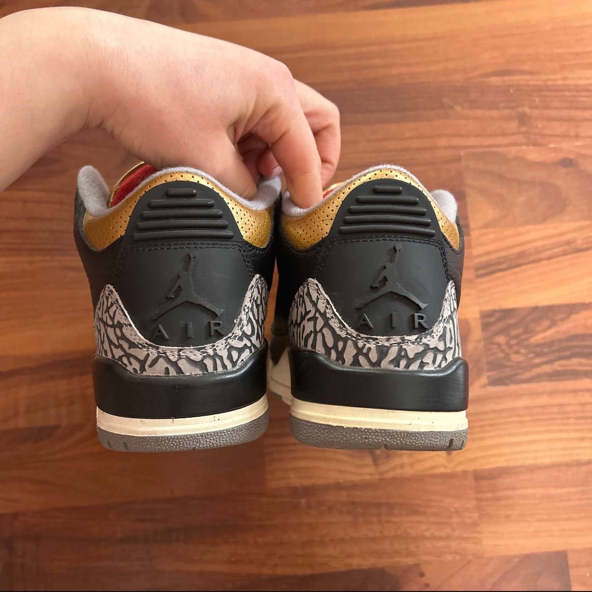 Jordan 3 retro black gold