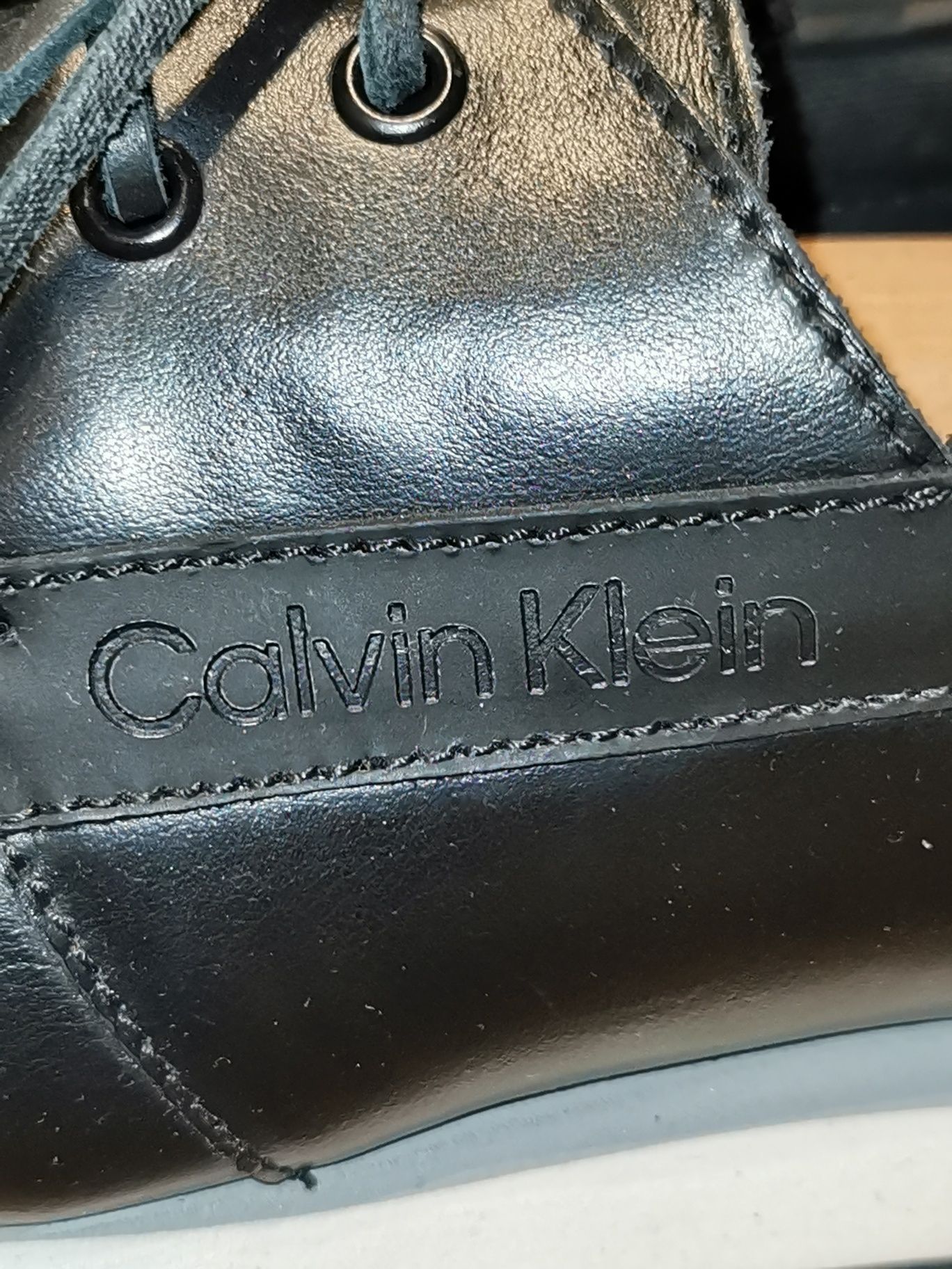 Pantofi Calvin Klein, piele, purtati de 2 ori, mar. 44, fab.Portugalia