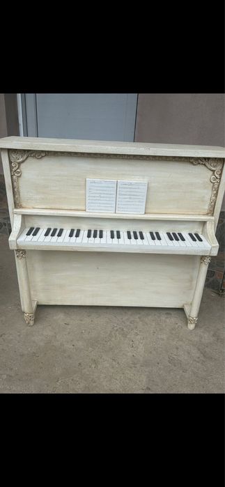 Vand pianina din lemn