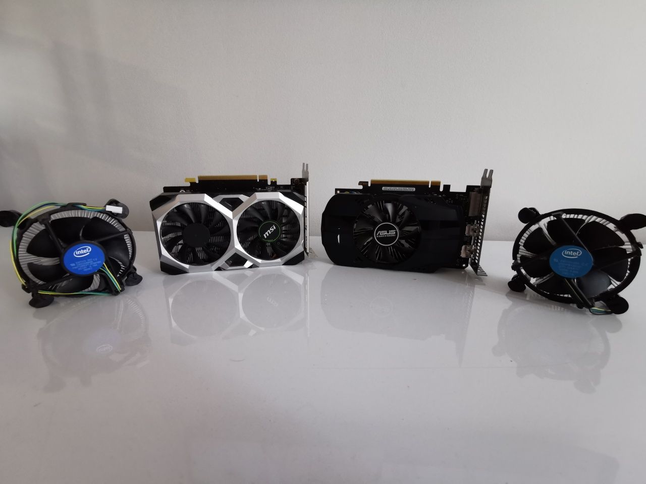 2 placi video Nvidia și 2 Coolere Procesor Intel(se vând și separat)