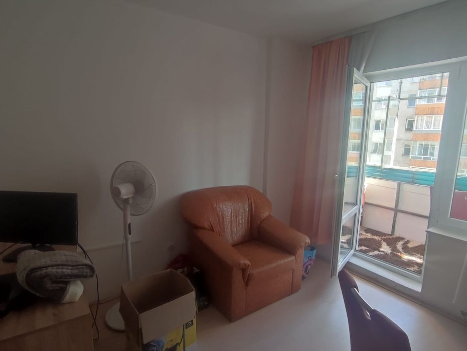 De inchiriat apartament o camera