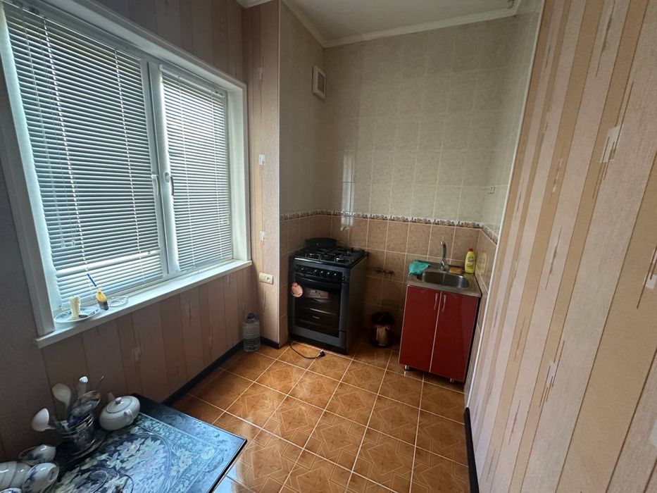 Куйлюк 5 массив. 1 комнатная.  Мед колледж Состояние среднее.