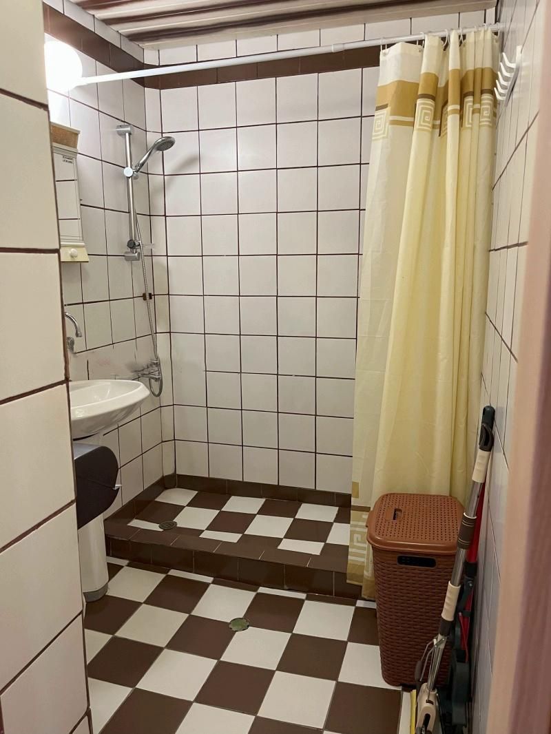 Двустаен апартамент в ж.к. Връбница .