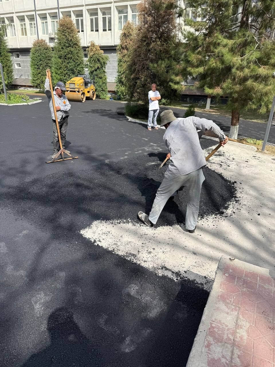 Асфальт килиш хизмати