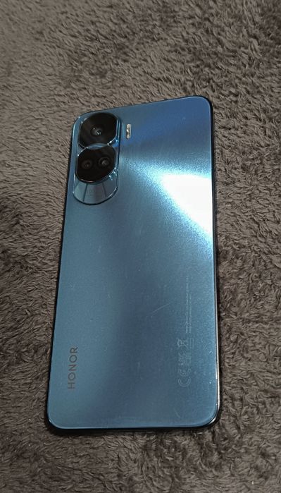 Honor 90 lite-256 GB / 8+5 GB RAM. Android 15.