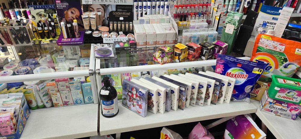 Стелажи и оборудване за магазин