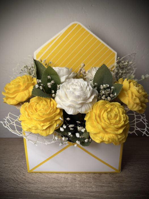 Аранжировка от сапунени цветя