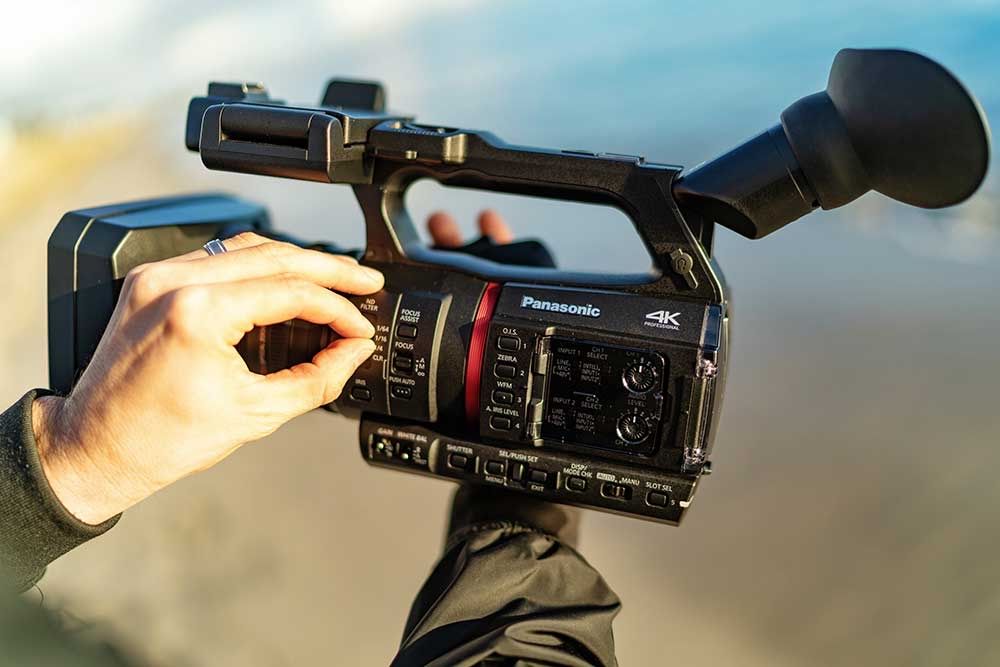 ПРОДАЮ профессиональную камеру Panasonic AG-CX350 (4К, UHD, 10bit)
