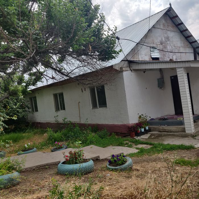 Улкен Уй сатылады 6 болме ,обмен бар уйге каланын алтын орда жагынан