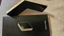 Samsung Z flip 6 gold