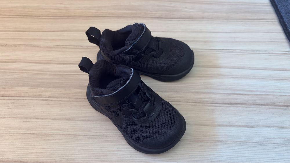 Бебешки Спортни Обувки NIKE REVOLUTION 5