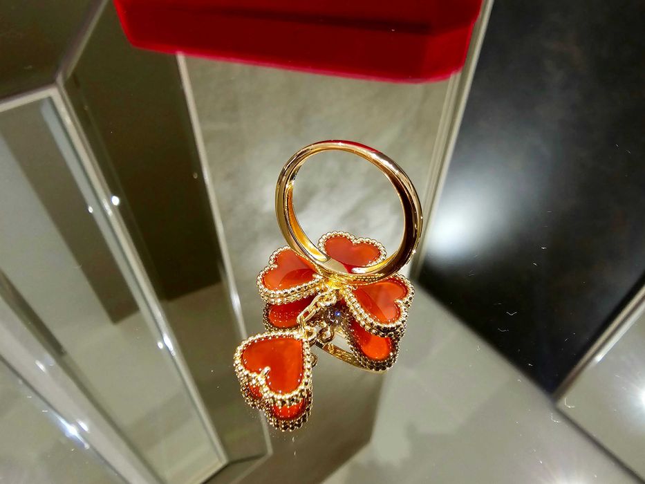 Van Cleef & Arpels VCA Rose Red Heart Effeuillage Alhambra Пръстен