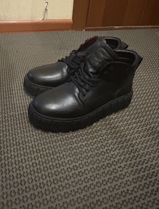 Кожаные женские ботинки