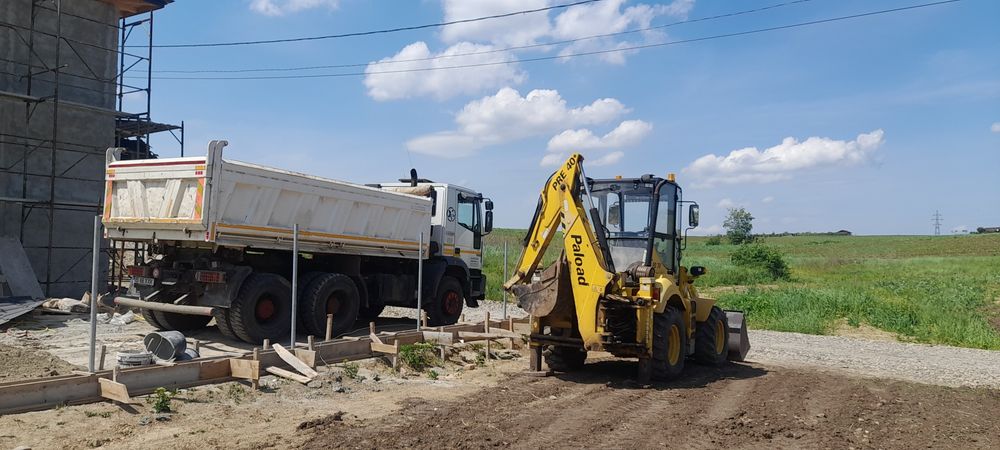 Buldoexcavator  4x4 de vanzare